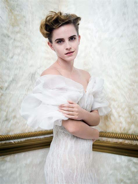 emma watson nude photo|Emma Watson goes topless for candid Vanity Fair photos and。